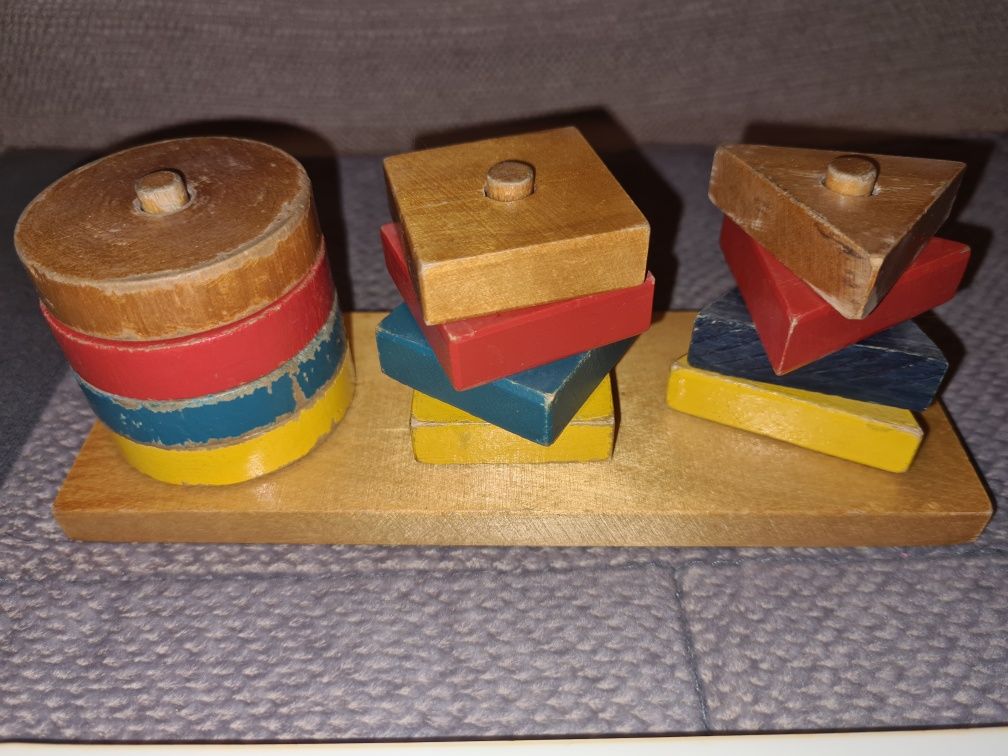 Продаются развивающие игрушки.