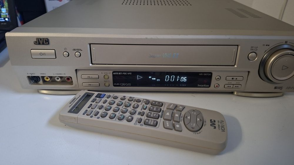 JVC HR S6700 S-VHS impecabil ca nou