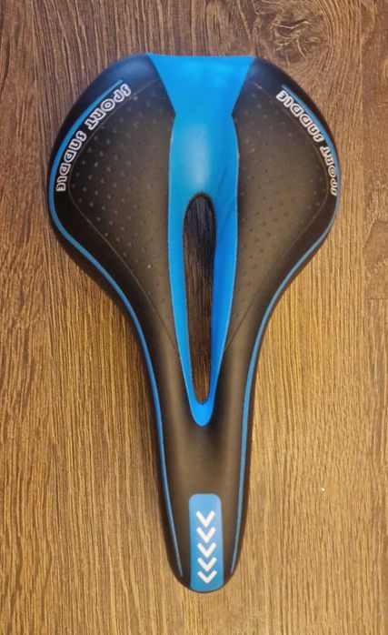 Sa bicicleta, noua, confortabila