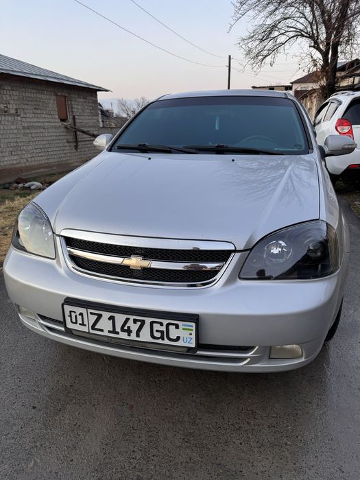 lasetti 1.8 sotiladi