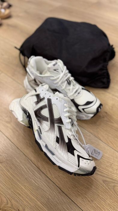Balenciaga Runner