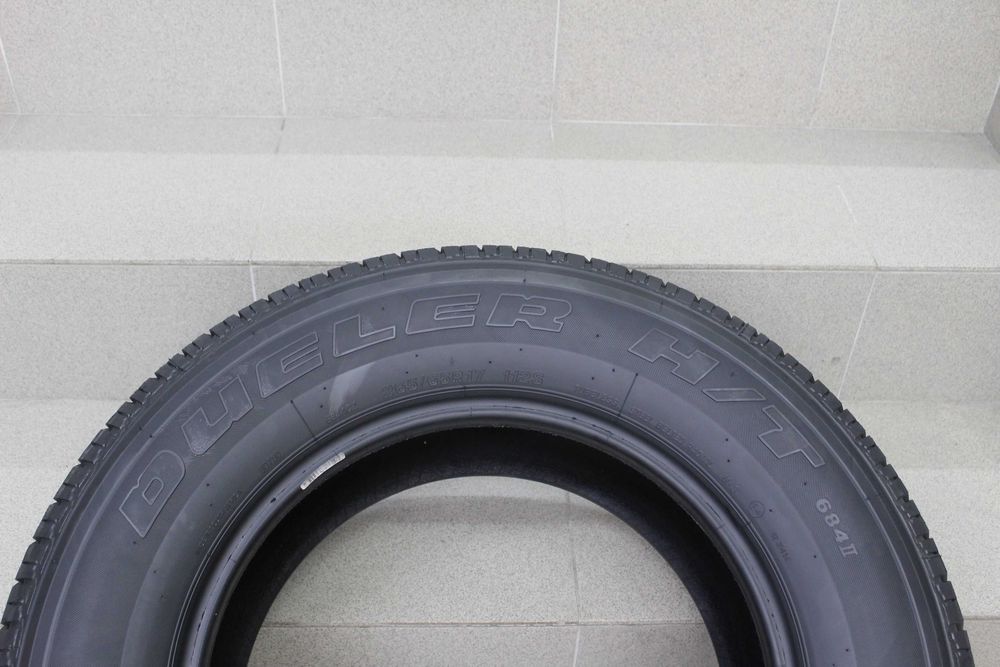 265/65-17 Bridgestone Dueler H/T