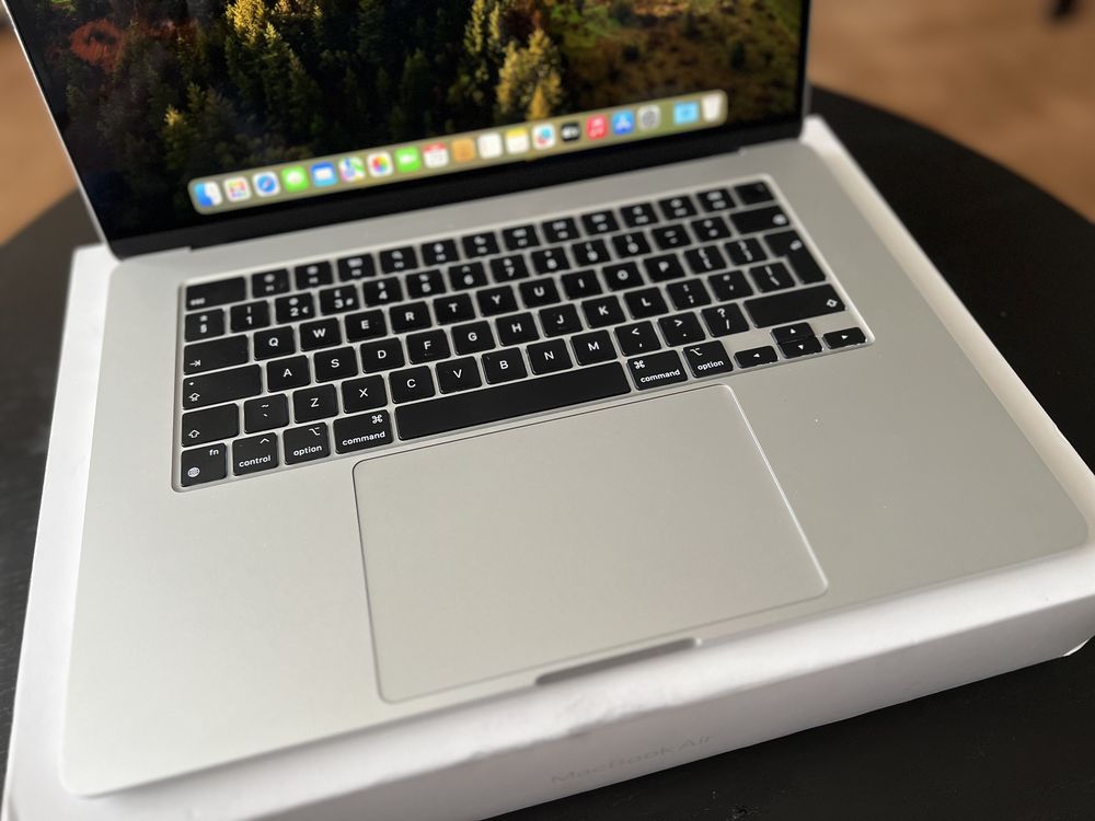Като Нов MacBook Air 15” 2023 M2 8GB 512GB 26цикъла