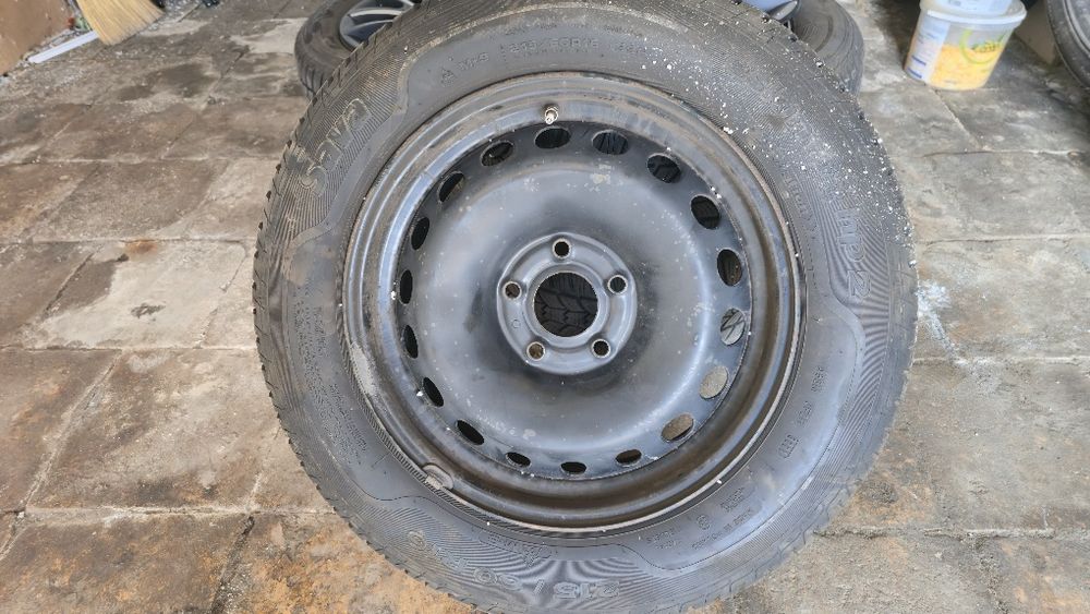 Vând un set roti de iarna de 16 inchi pentru renault