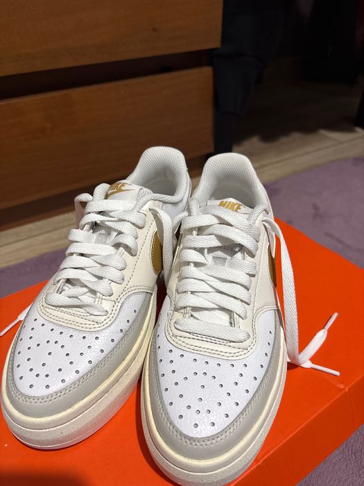 Нови обувки на nike 37.5