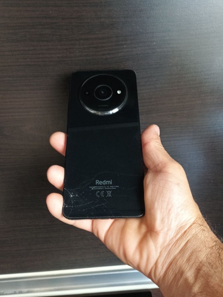 Смартфон Redmi продава