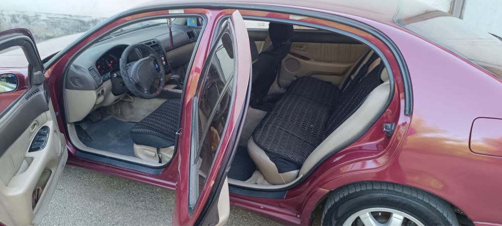 Продам машину лексус джс 300