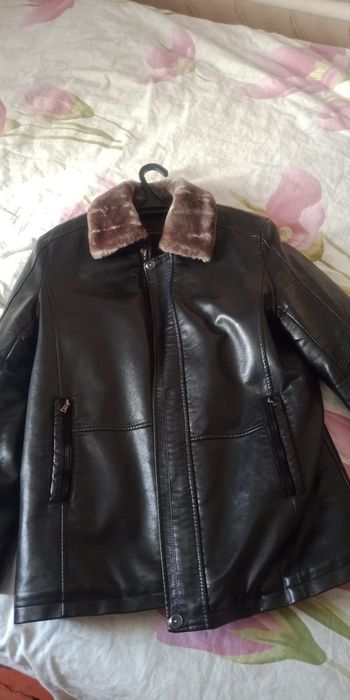 Продам куртку кожаную