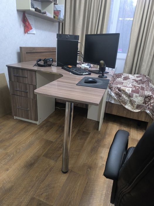 Стол письменный компьютерный