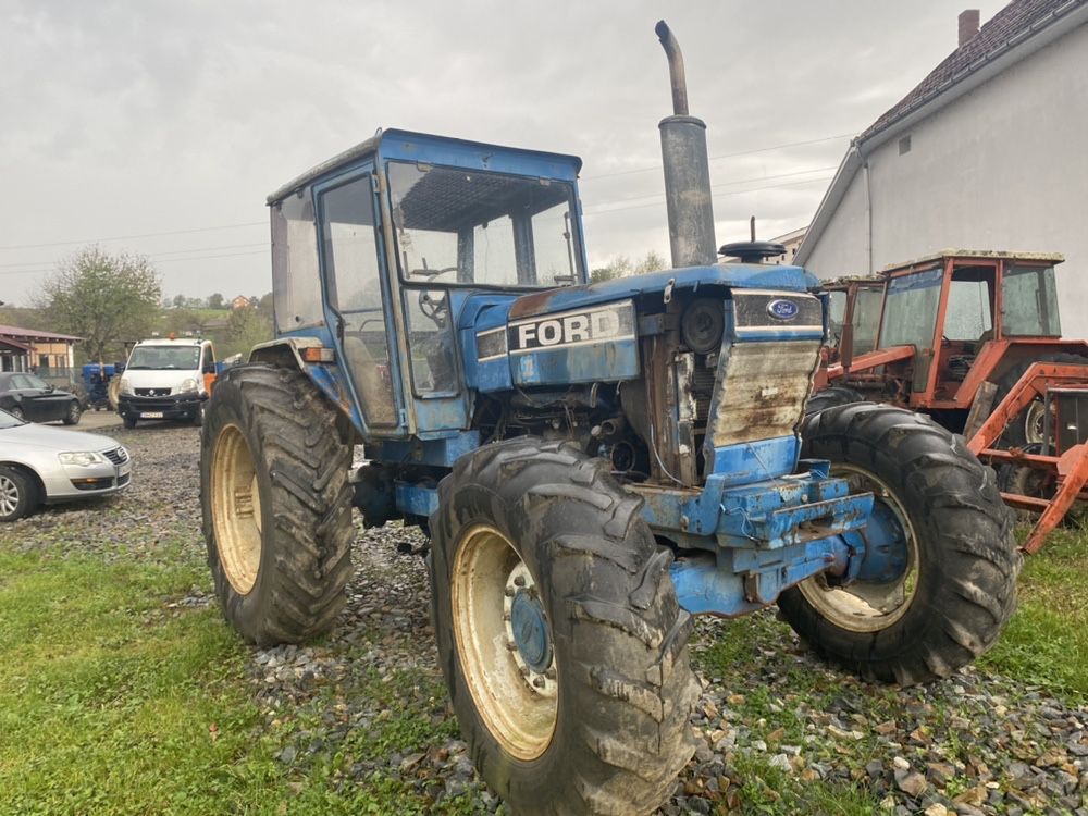 Dezmembrez ford 8210 tractor