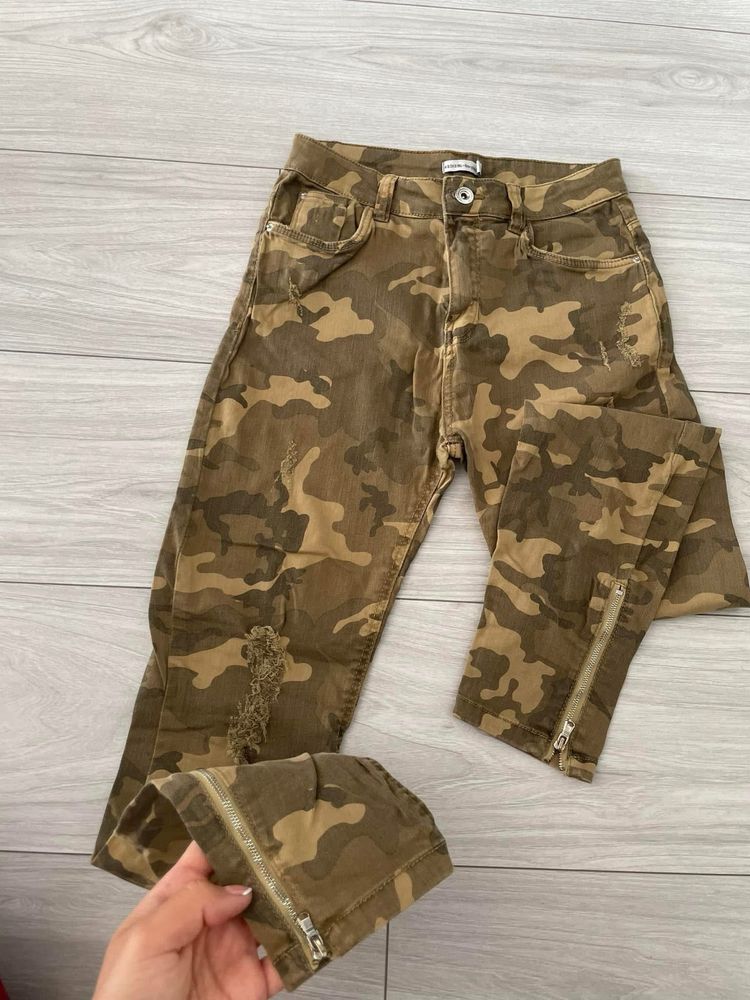 Камуфлажен сет Bershka размер S