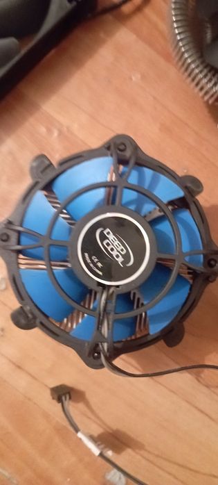 Core2 duo e8500 + кулер.