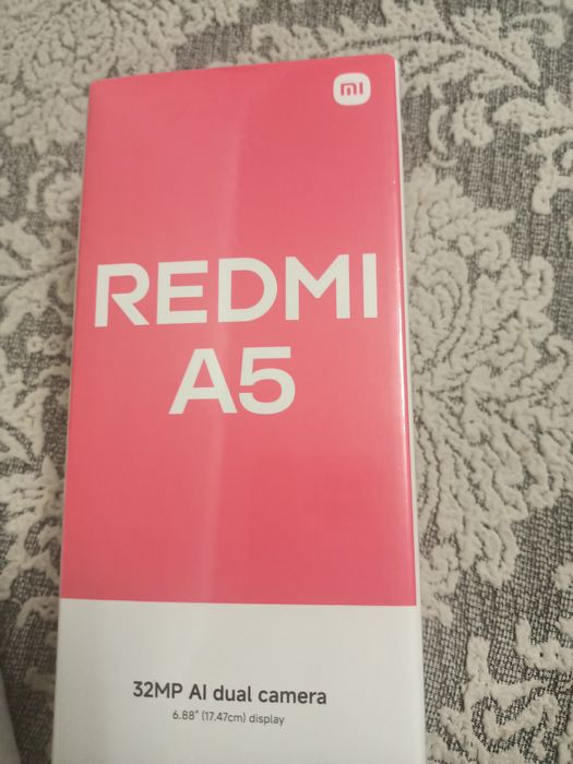 Продаю Редми 5 в упаковке.