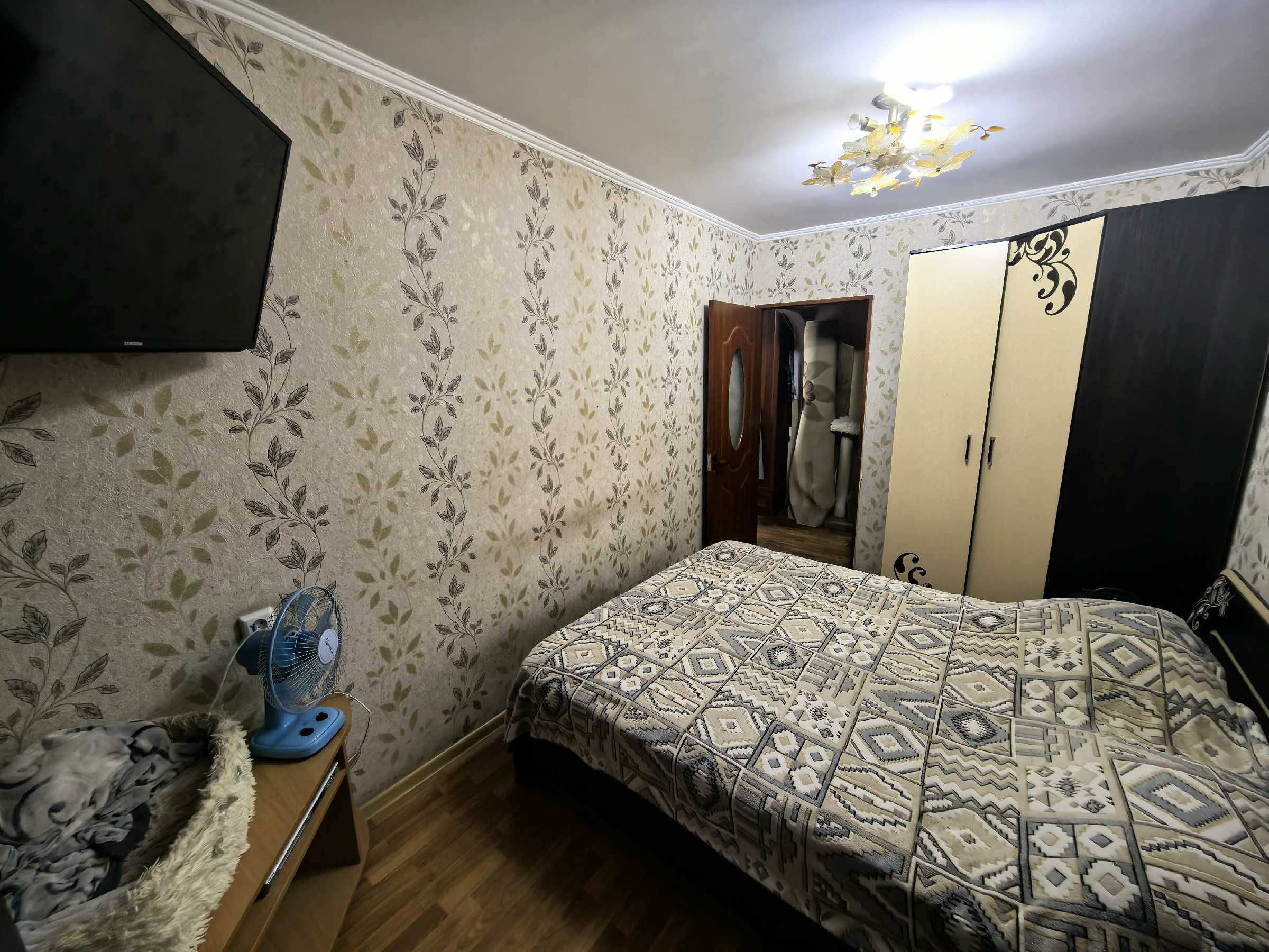 Продается 3 комнатная квартира в 3-ем микрорайоне.