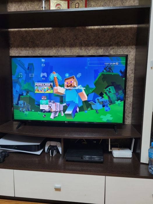 PS3 Slim + 2 геймпада