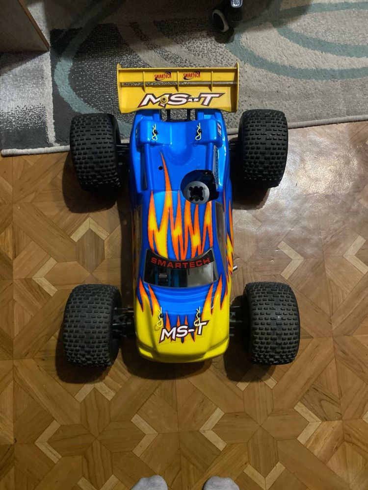 Машинка на радио управлении(нитрометан,1/8,1:8,hpi,baja,hsp,smartech)