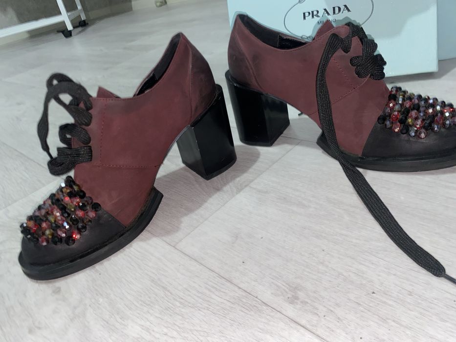 Продам оригинальные демисезонные  ботильоны Prada.