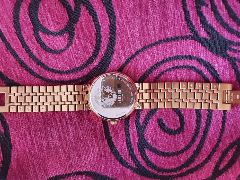 Позлатен 100% оригинален часовник VERSUS BY VERSACE