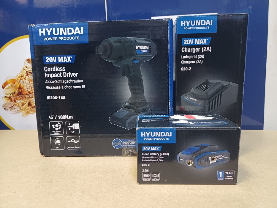 Bormasina Hyundai cu acumulator si incarcator