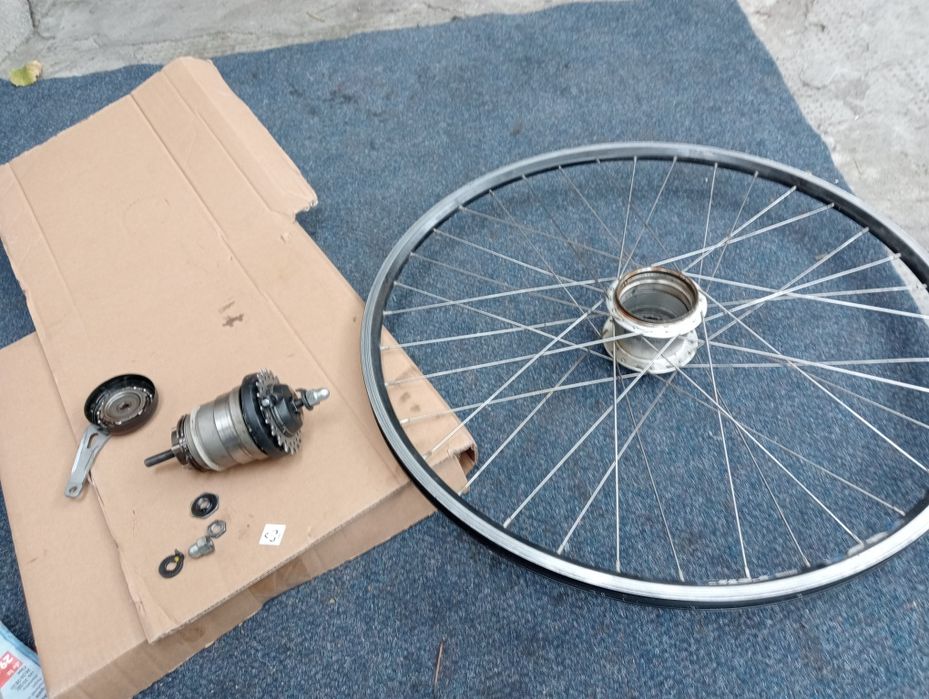 Roată spate 7,8,9 viteze in butuc Shimano Sram R față motor dinam elec