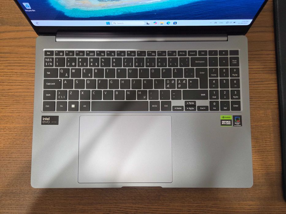 Samsung Galaxy Book4 Ultra–Intel Core Ultra 9/32GB RAM/RTX4070/1TB SSD