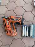 Vand pistol de batut cuie