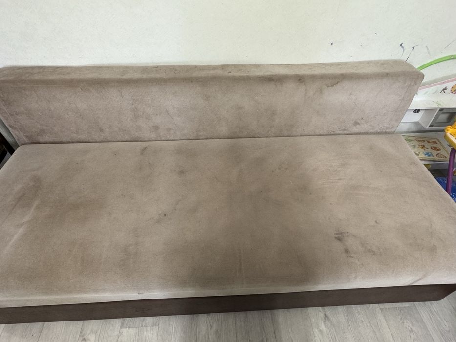 Продается диван, 2 метра. Цена 21 тысяч