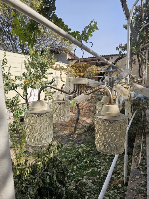 Продоються Люстры в хорошем состоянии