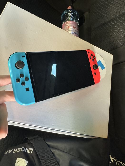 Nintendo Switch OLED imprcabil