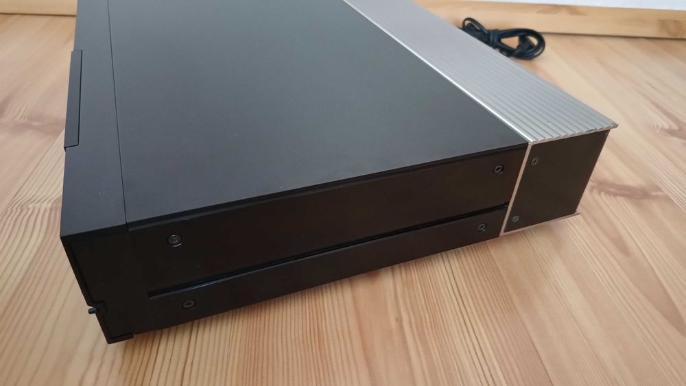 Muzica High-end JVC XL-V1100 cd player ultra rar ,10kg full aluminiu.