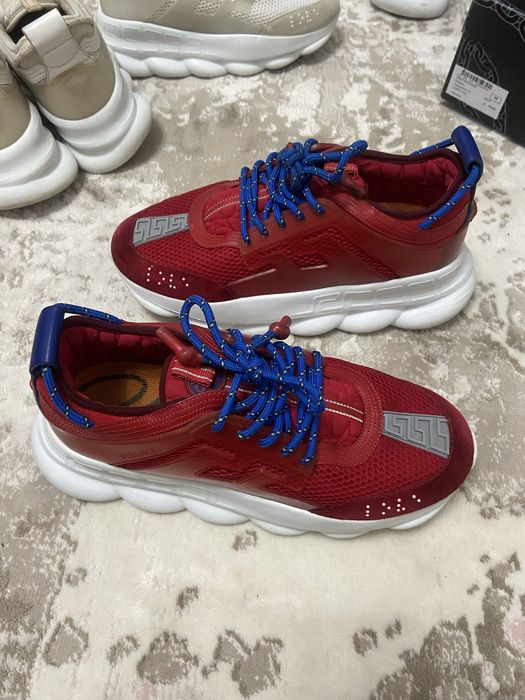 Versace chain reaction