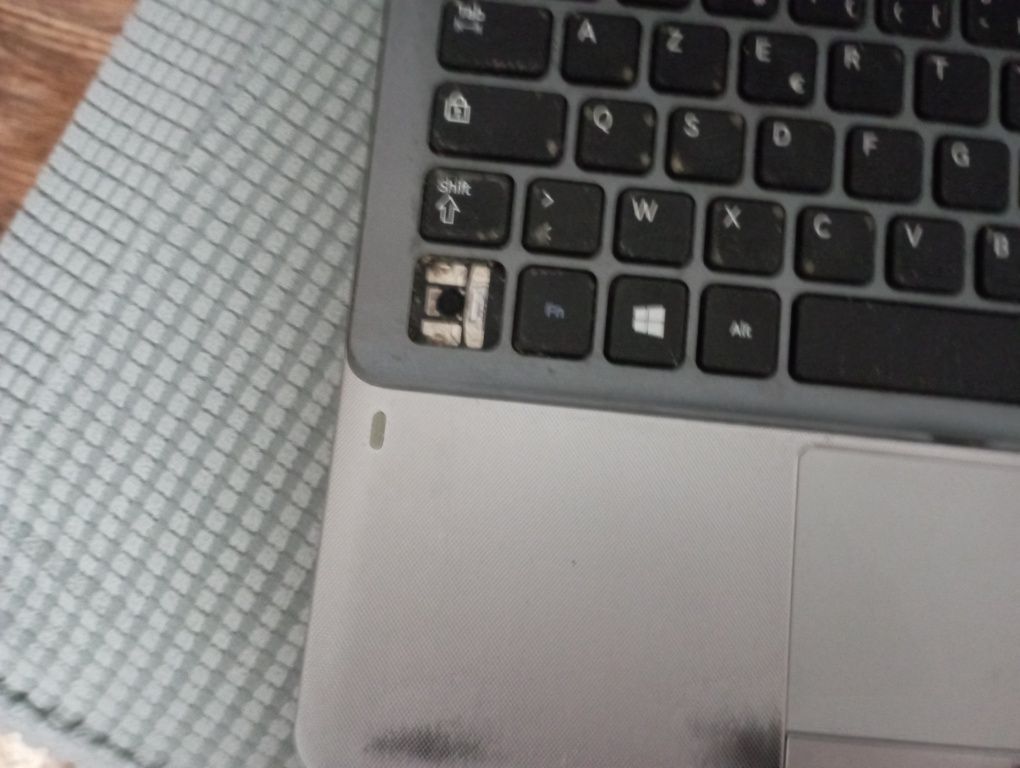 Vând laptop Samsung pentru piese