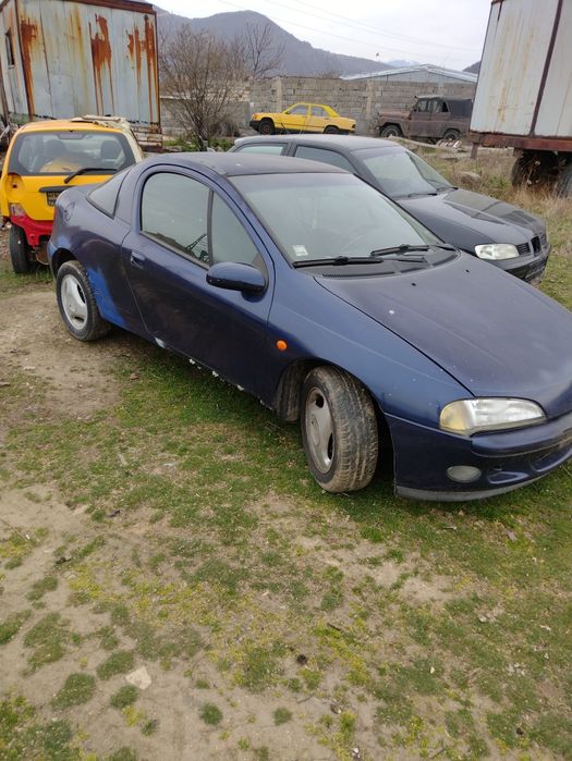 Опел Тигра на части