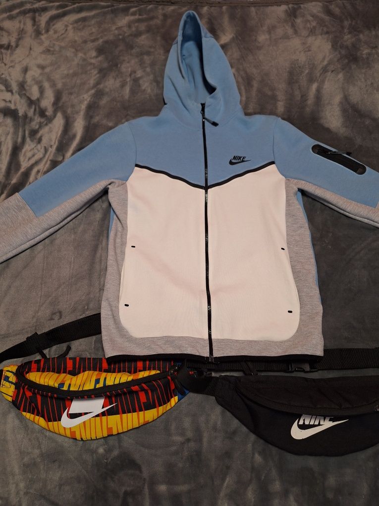 Nike чанти и Tech Fleece