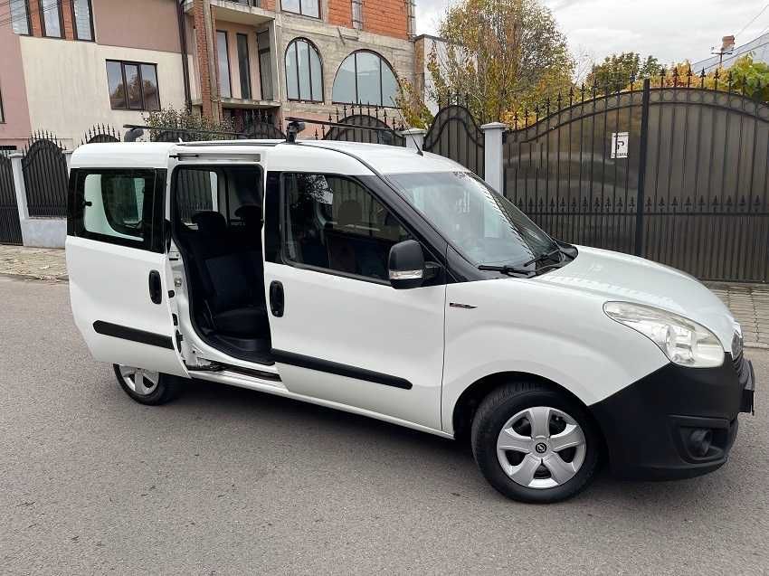 OPEL COMBO 1.3 cdti-2014-carte SERVICE-217450 km reali-clima