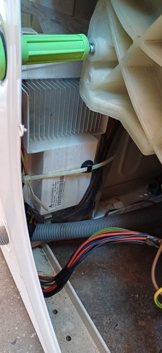 Пералня със сушилня  ARISTON , мод. WDD 9640 BX EU (за части)