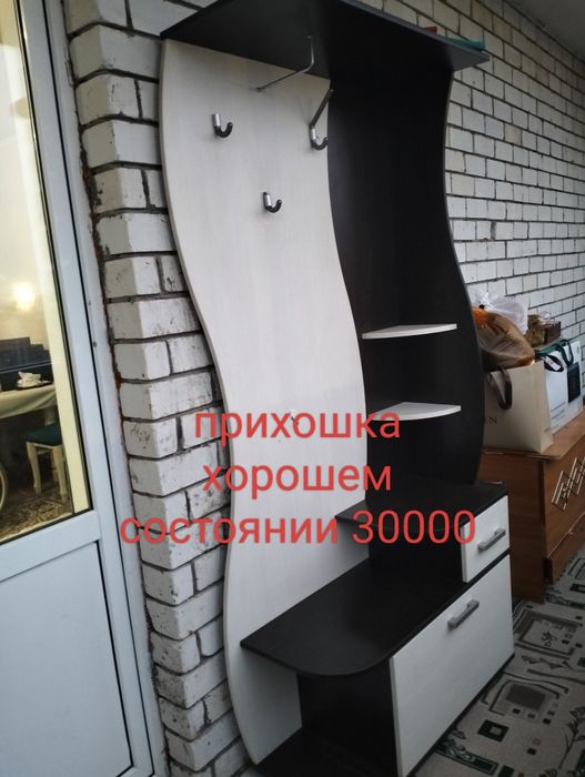 Мебель прихожии в хорошем состоянии