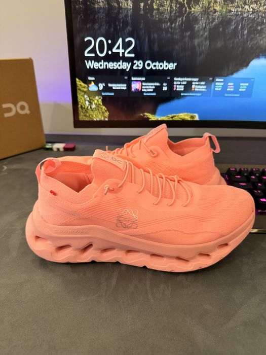 On Running x LOEWE Cloudtilt Wild Rose