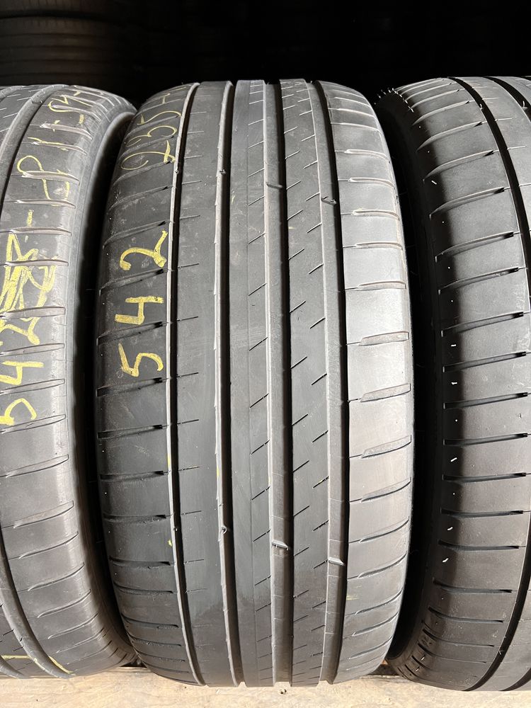 4 anvelope vara 235/45/18 , Michelin !