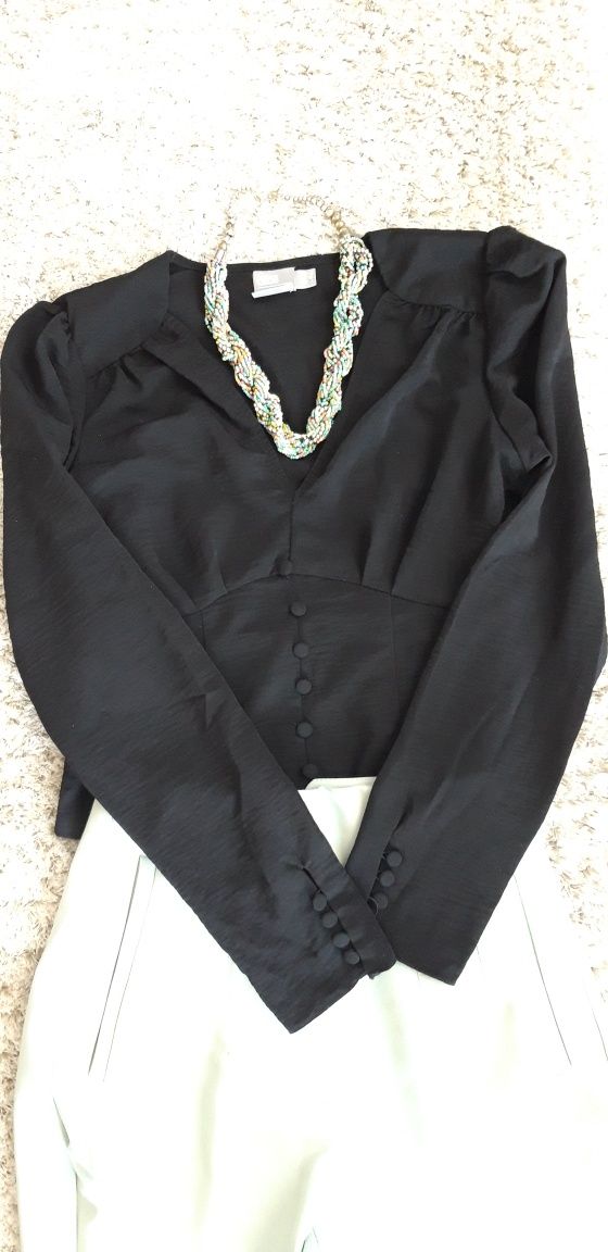 Vand bluza Asos mărimea 36 pret 59 ron