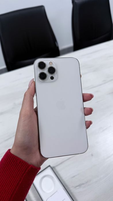 iPhone 12 Pro Max 256 GB (белый цвет)