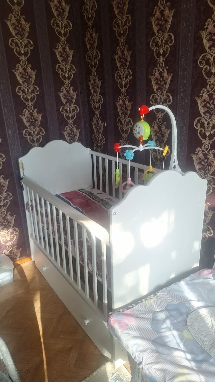 Манеж детский почти новый
