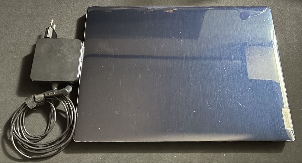 Laptop Lenovo IdeaPad 3, I7 1065G7, 8GB Ram,1TB SSD