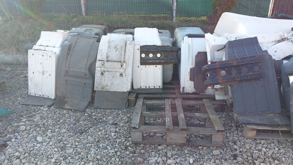 Scara Man, Mercedes, capota,paravanturi, colțare