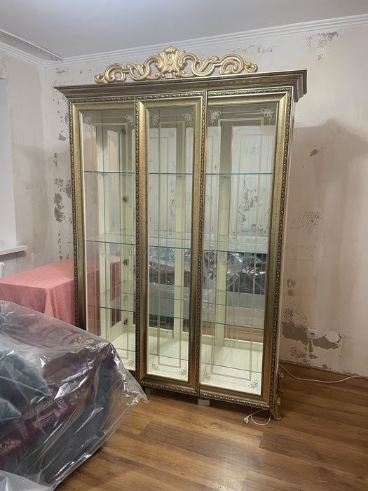 Стеклянная этажерка