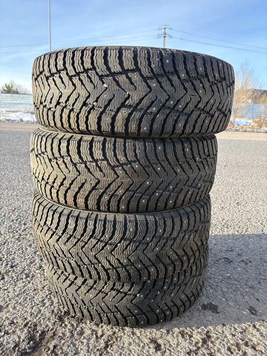 Шины 205/55/16 почти новый