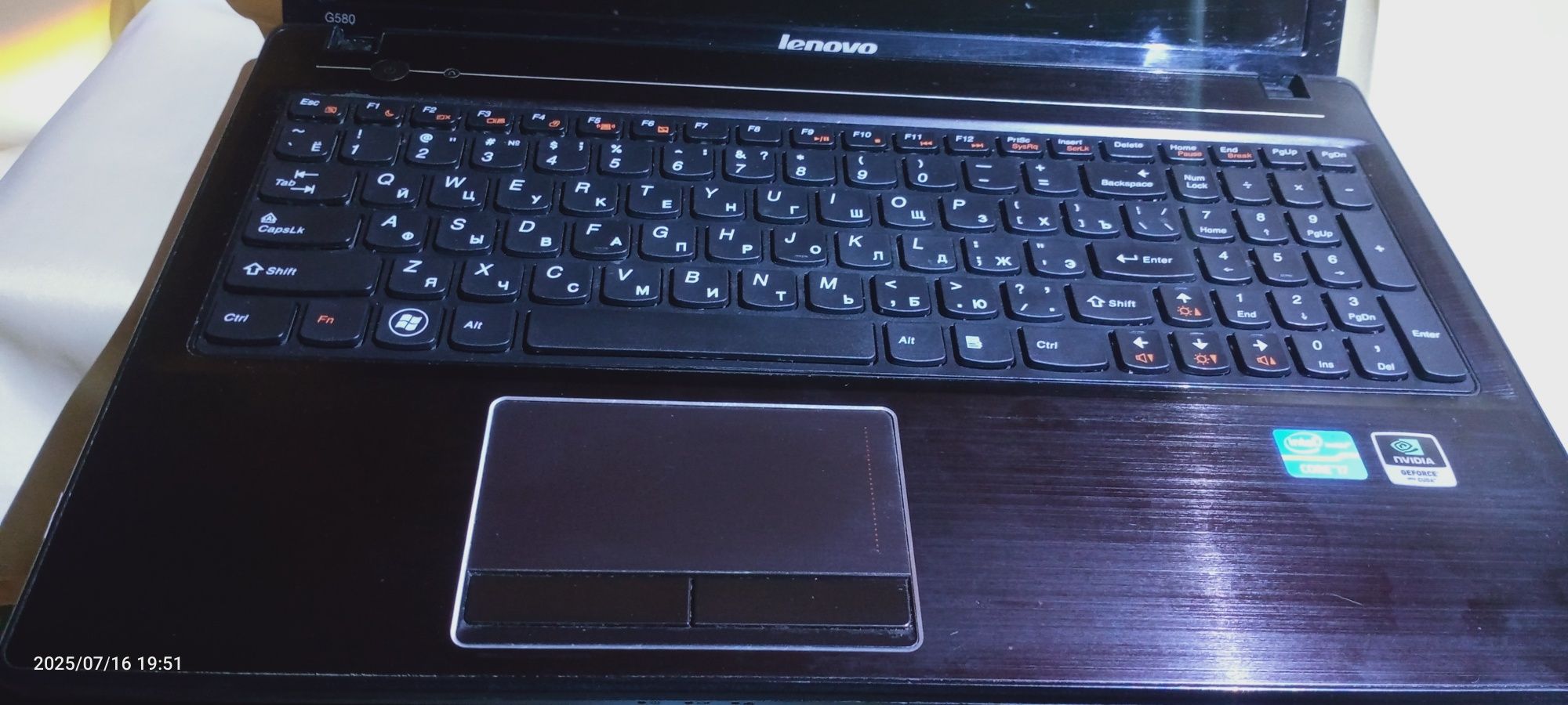 Игровой Ноутбук Две видеокарты SSD +HDD