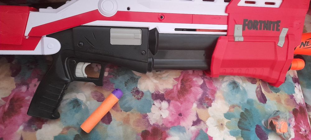 голяма пушка помпа FORTNITE NERF
