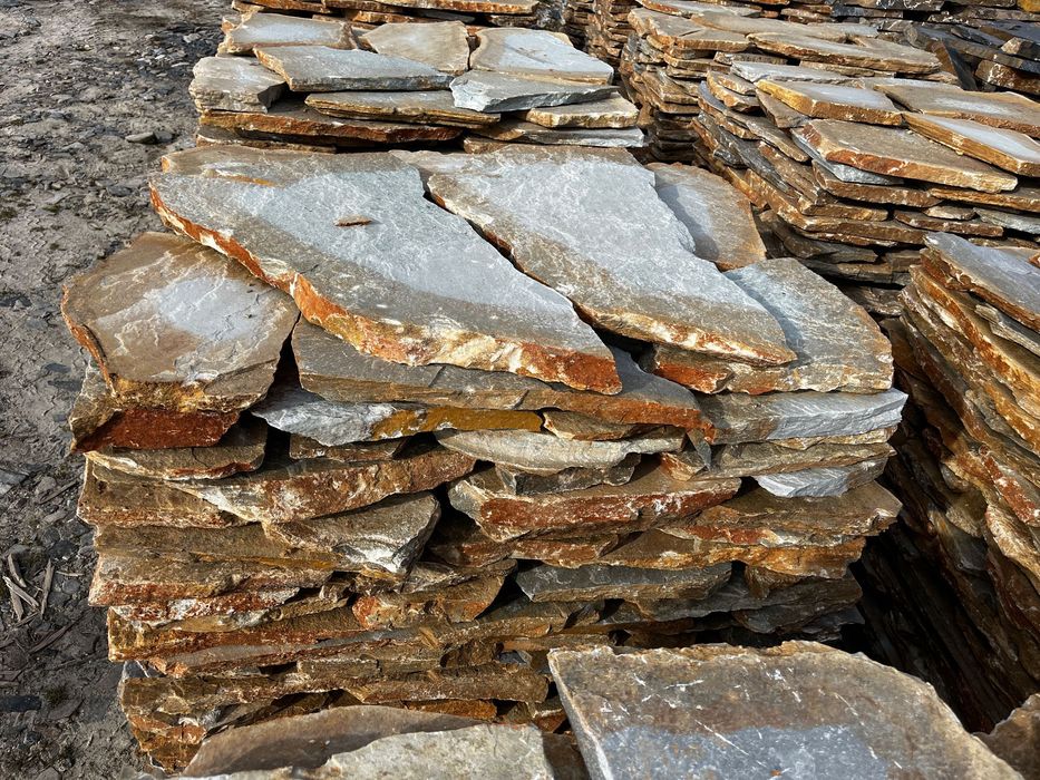 Жълт камък за под