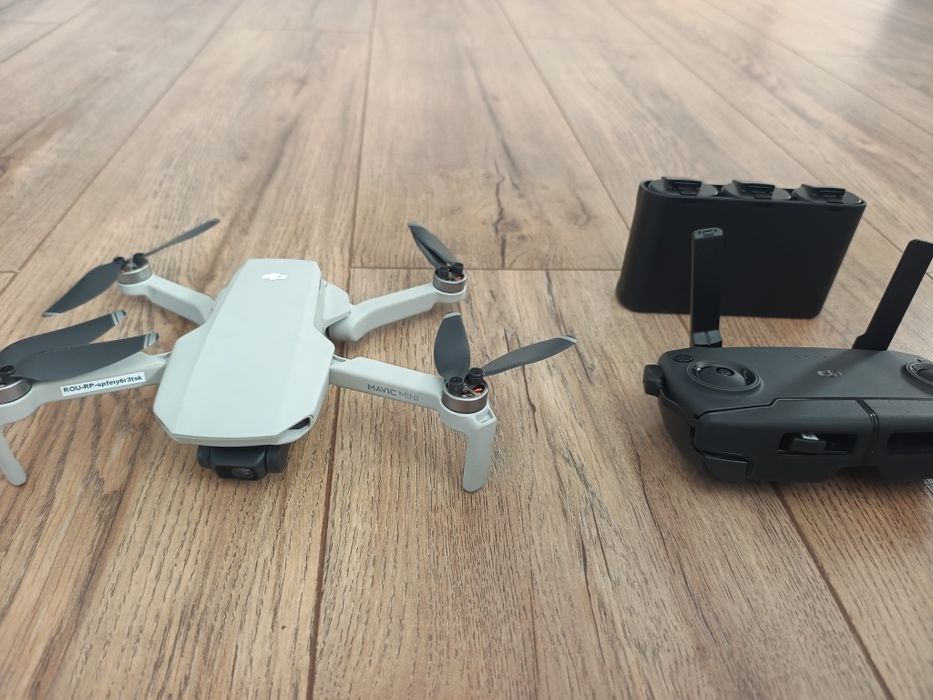 Drona DJI Mavic Mini Fly More